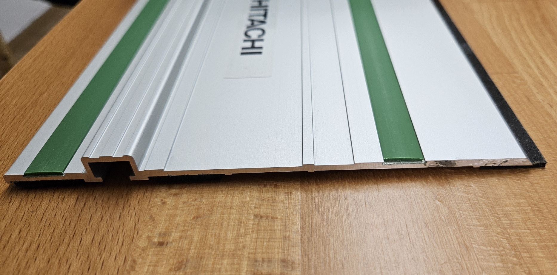 Hitachi führungsschiene mit Slide Nute 1400x168mm