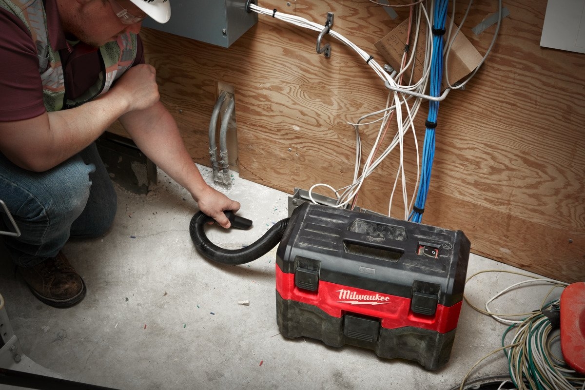 Milwaukee M18VC2-0 Akku-Nass-/Trockensauger 18V