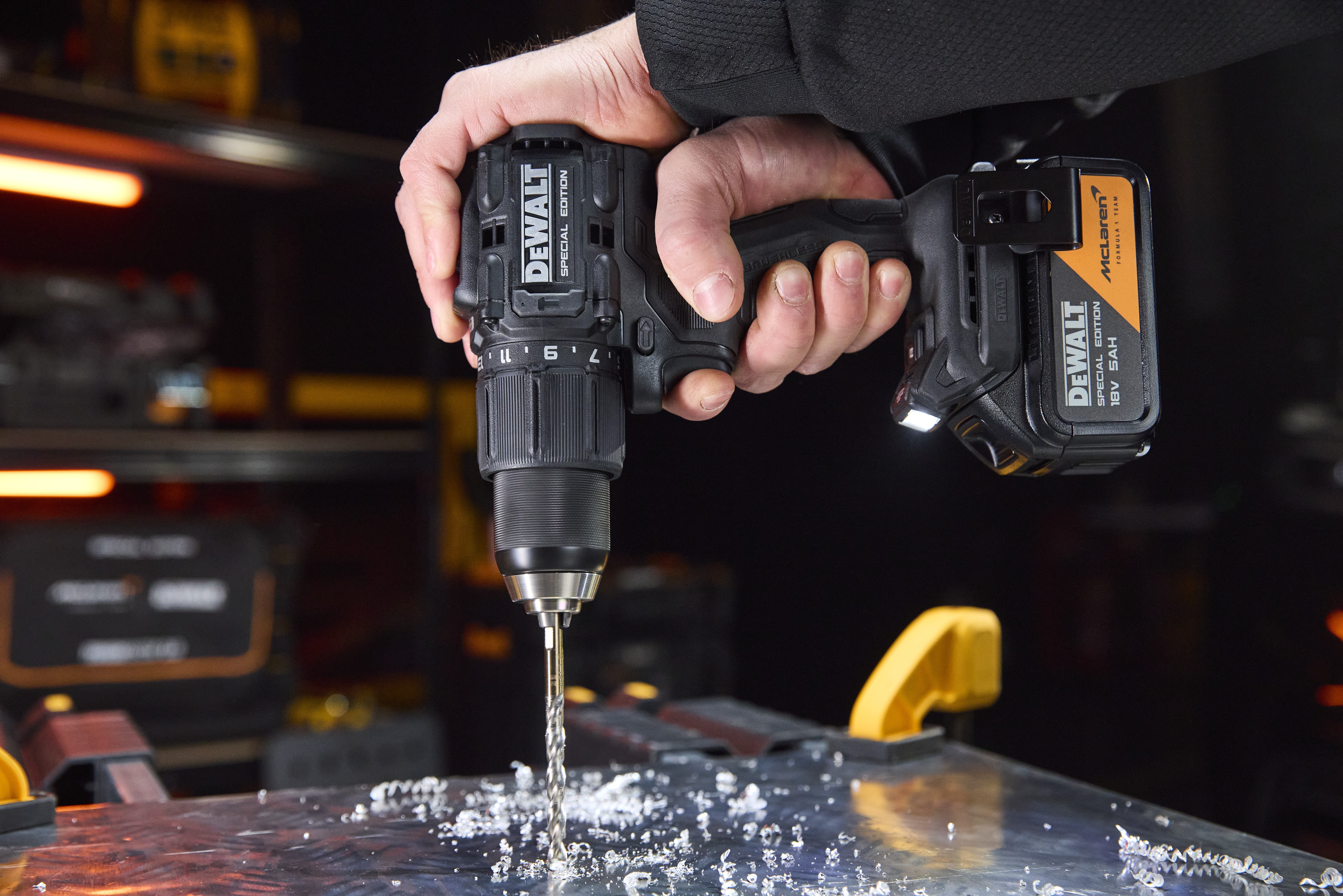 DeWalt/McLaren 18V Schlagbohrschrauber DCD86MP2T inkl. 2xAkku 5Ah im TSTAK
