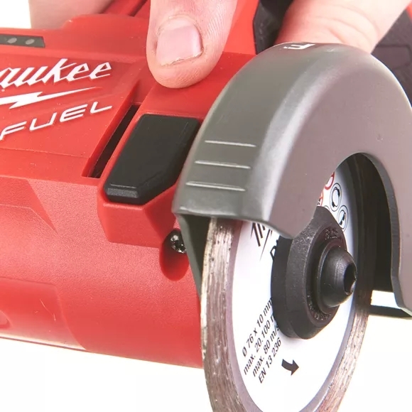 Milwaukee M12FCOT-422X Akku-Multimaterialschneider 2xAkku 12V (1x4Ah+1x2Ah)