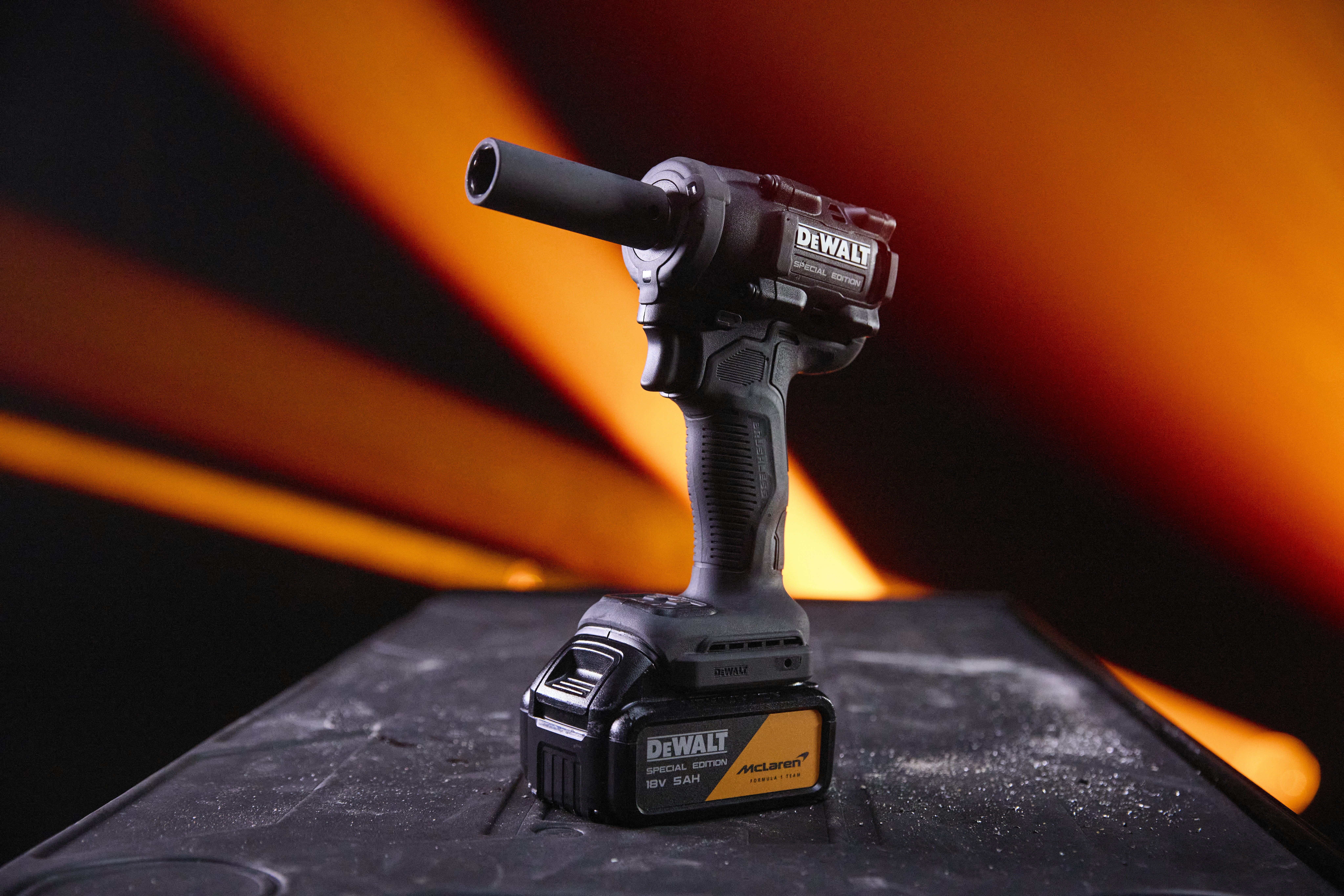 DeWalt/McLaren DCF92MP2T Akku-Schlagschrauber 1/2"  2xAkku18V 5Ah (400/600Nm)