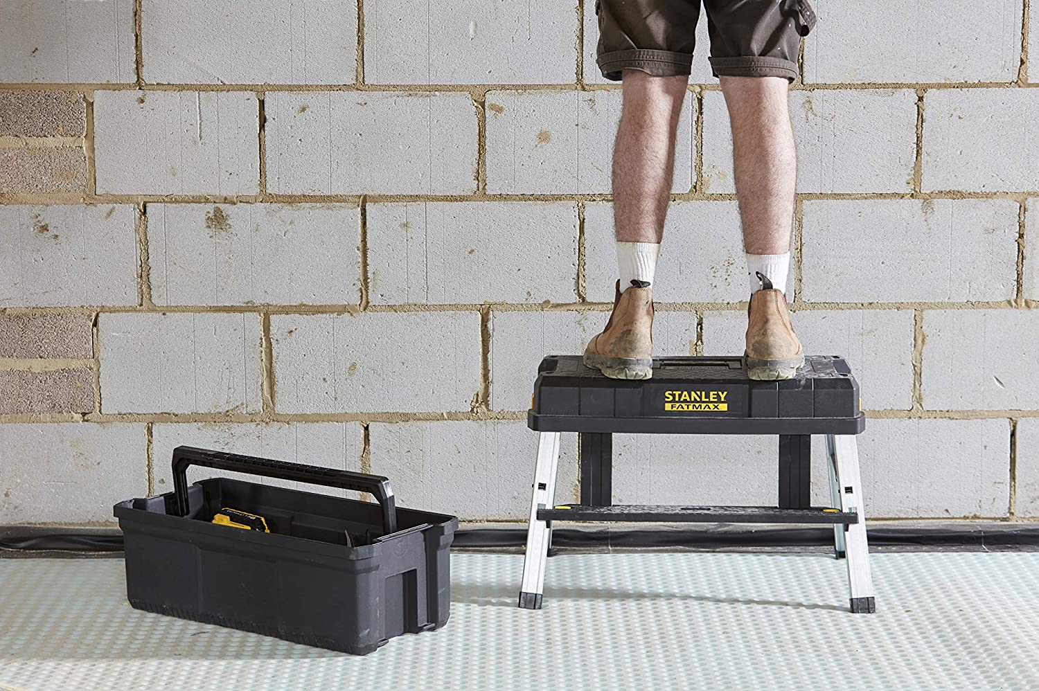 Stanley Werkzeugbox / Werkzeugtrage FATMAX mit 45cm-Tritt, FMST81083-1