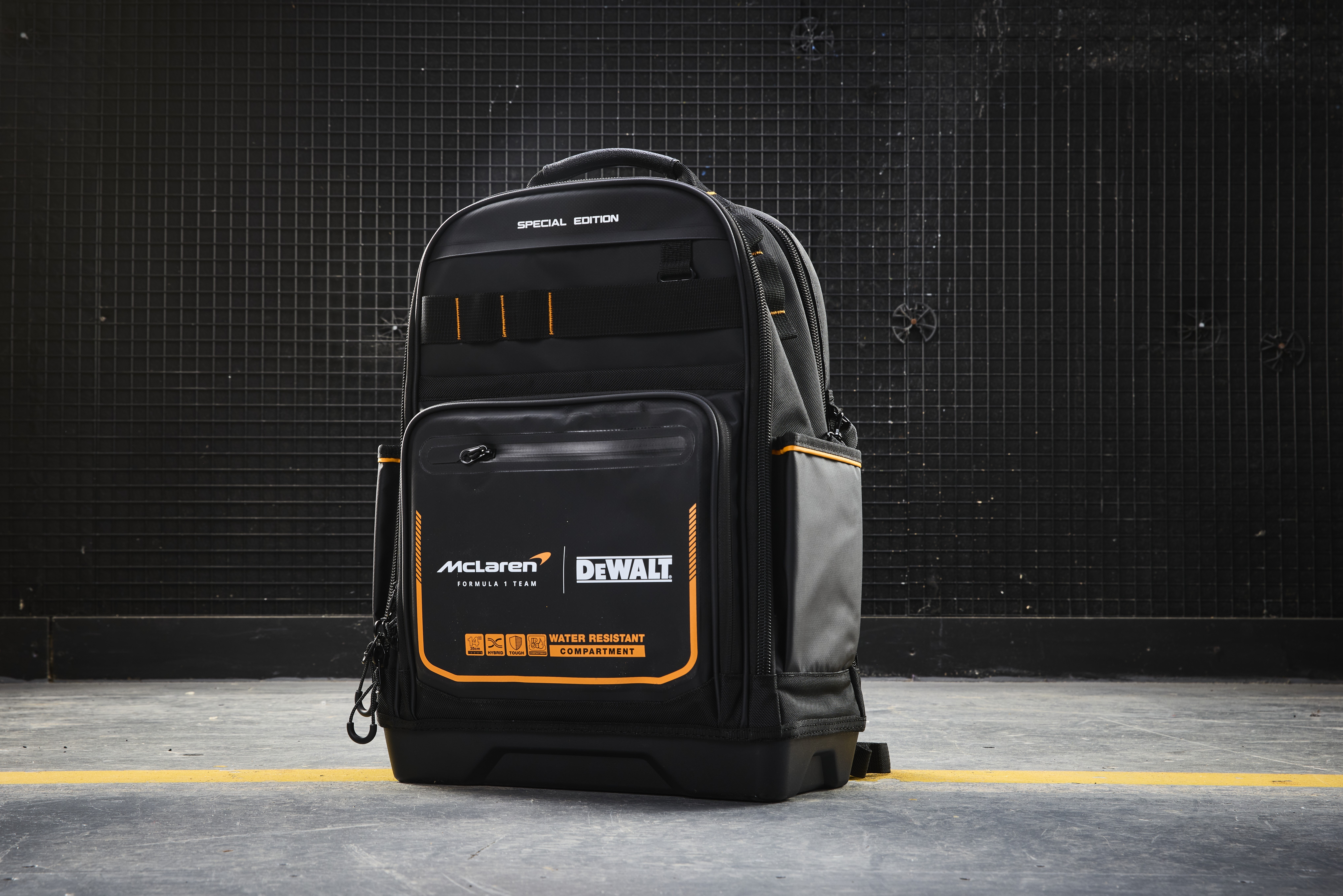 DeWalt/McLaren Werkzeug-Rucksack 24 L mit Laptop-Fach DWST60122-1